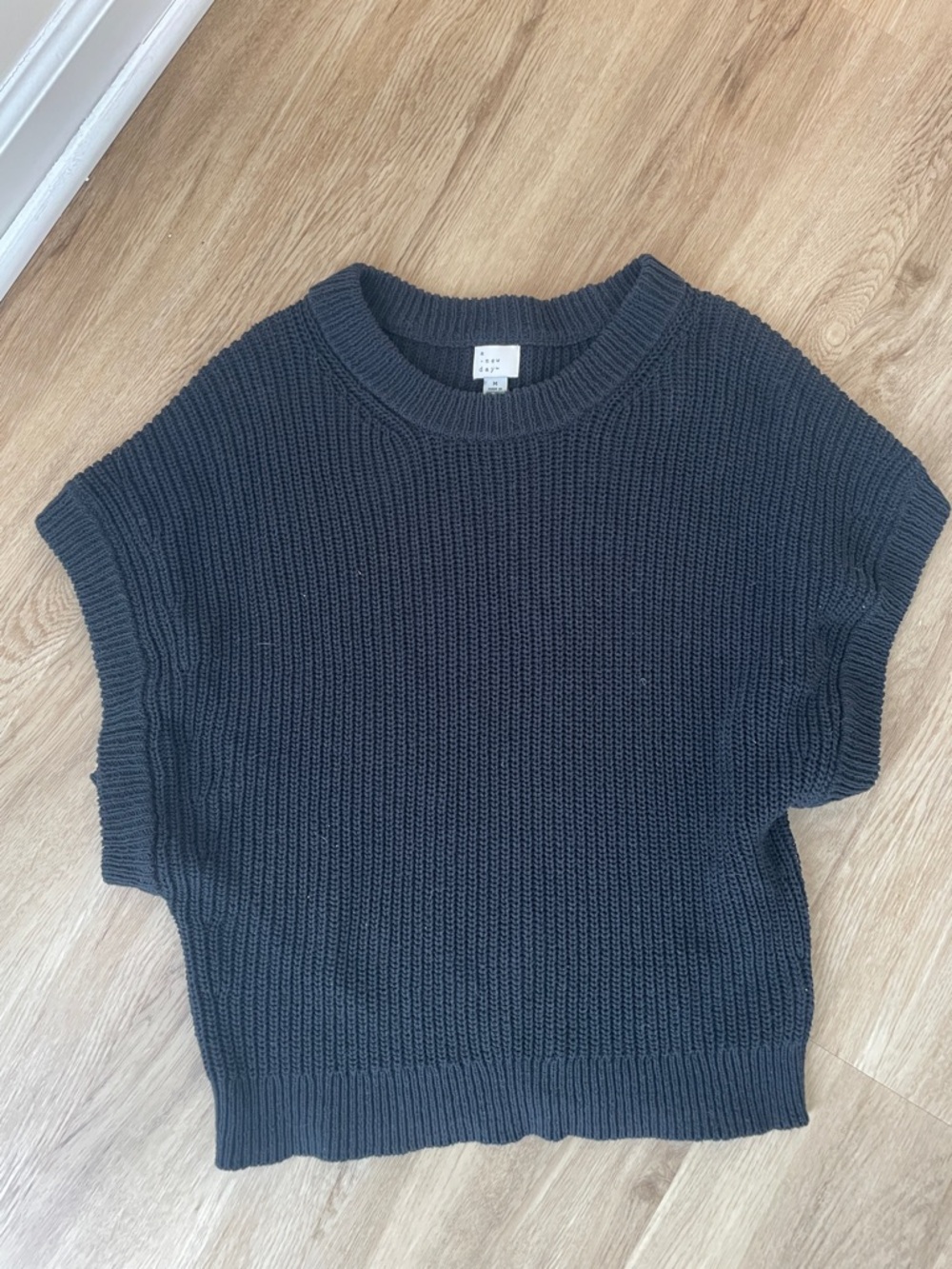 Women’s Short Sleeve Knit Sweater - Charcoal